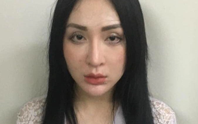 Cô gái 'chơi đêm, ngủ ngày' bị bắt giữ, biết lý do ai cũng giật mình Ảnh 2