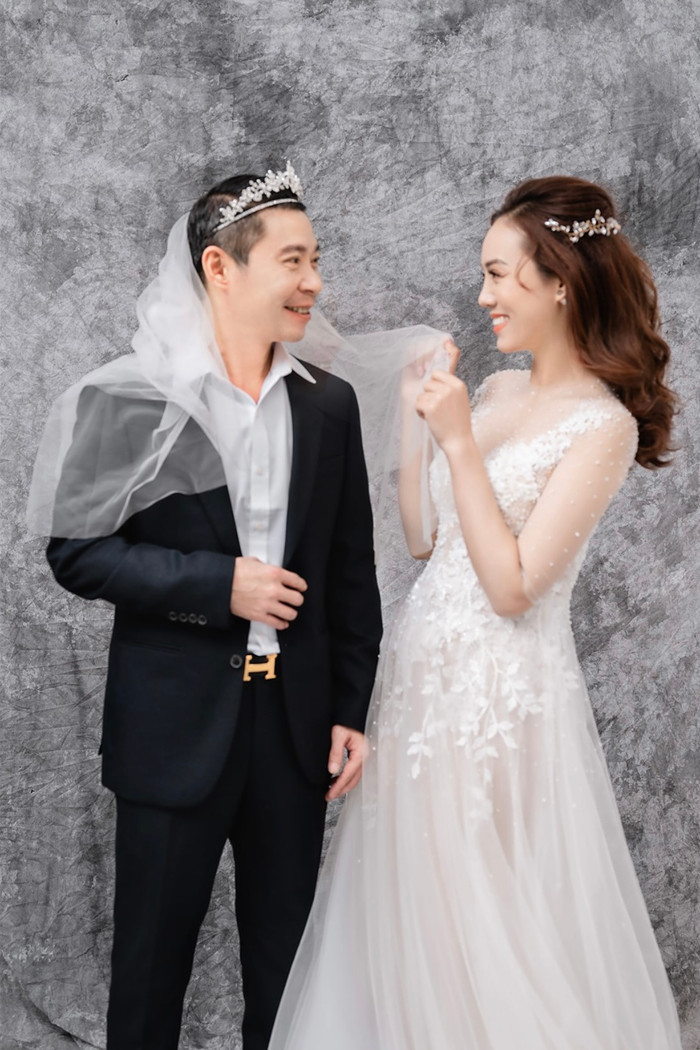 Từ khi bị bệnh, bà xã là người luôn bên NSND Công Lý trong hành trình điều trị bệnh tật.