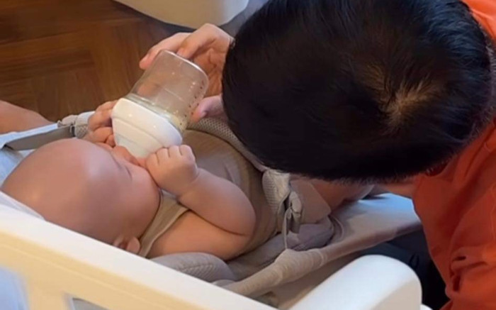 Mới chào đời, con trai Minh Hằng đã thể hiện sự kén chọn thông qua một chi tiết Ảnh 2