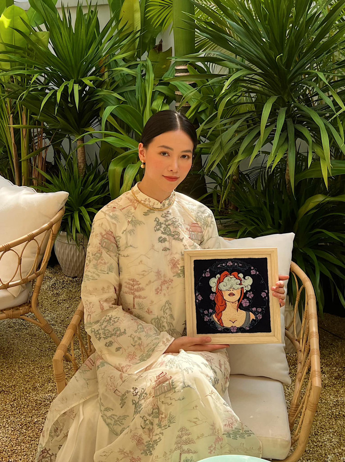 Hoa hậu Phương Khánh từng tự khoe một bức tranh thêu lên nổi do chính cô thực hiện