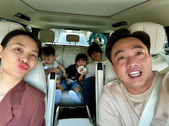 Cường Đô La - Đàm Thu Trang khoe ảnh gia đình đầy đủ thành viên cùng nhau đi đu lịch. 