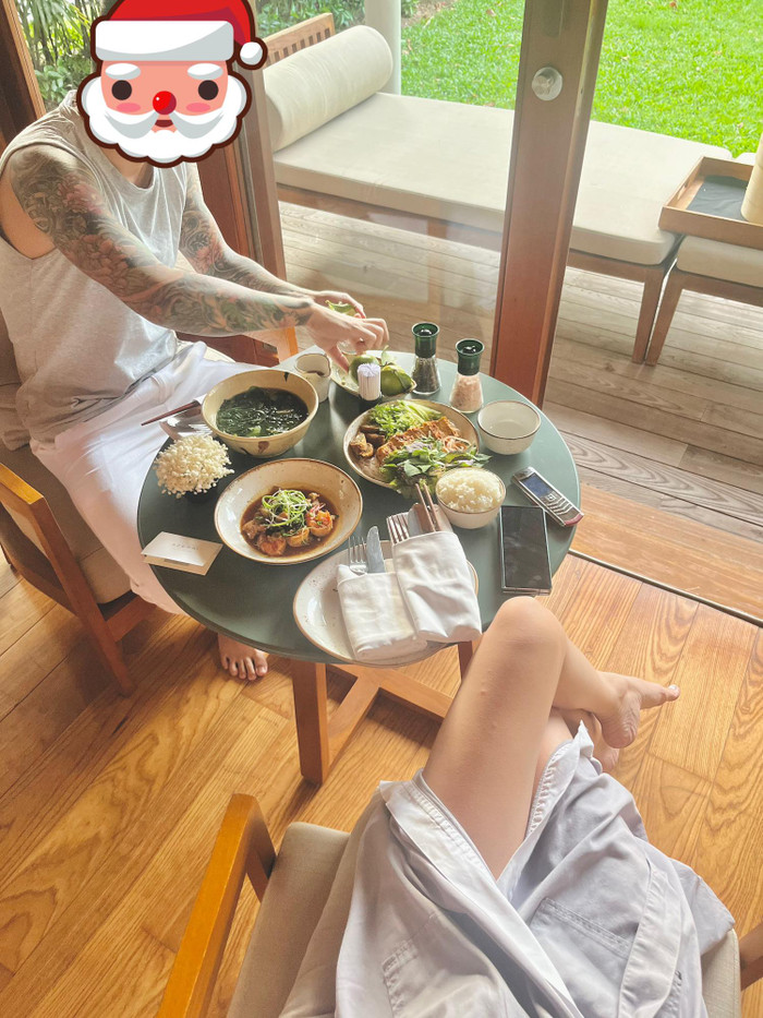 Nam Em từng được bạn trai đưa đi nghỉ dưỡng sau một thời gian vướng vào ồn ào không đáng có về đời tư