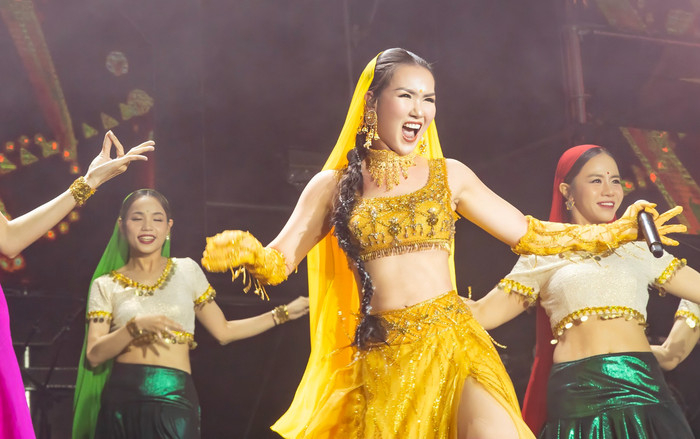 Màn trình diễn bằng 'cả tính mạng' của Võ Hạ Trâm: Hát nhảy tưng bừng, còn nâng tone tận... 2 lần Ảnh 2