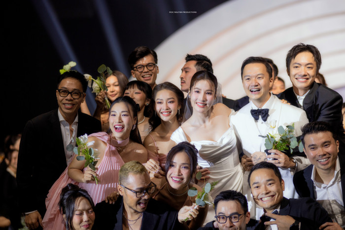 Tất cả khách mời đã cùng tạo ra kỉ niệm đầy đáng nhớ với vợ chồng Diễm My 9x