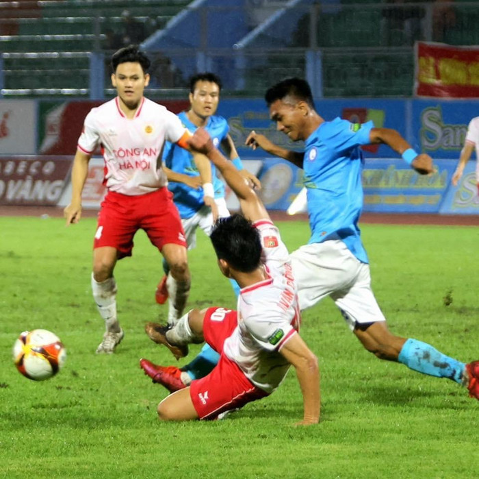 Dù chỉ gặp chủ nhà Khánh Hoà đang khó trăm bề nhưng đội bóng của HLV Gong Oh Kyun không thể ra về với 1 điểm. Ảnh: CLB Khánh Hoà