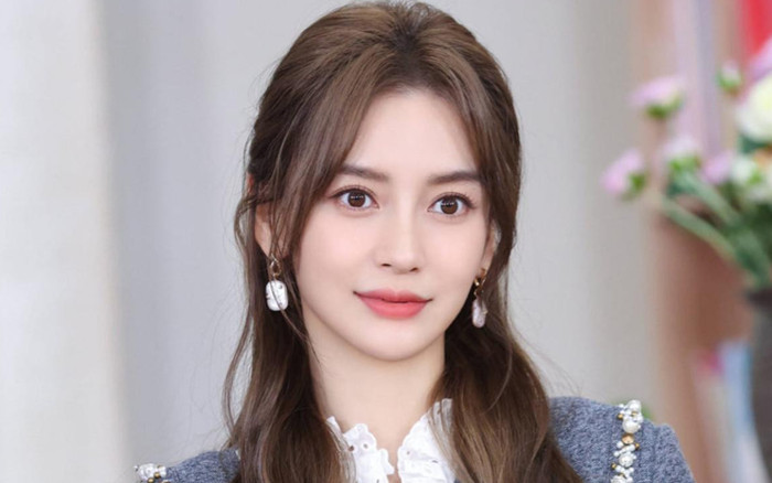 Angelababy khoe nhan sắc mỹ miều bên cạnh con trai cưng Ảnh 2
