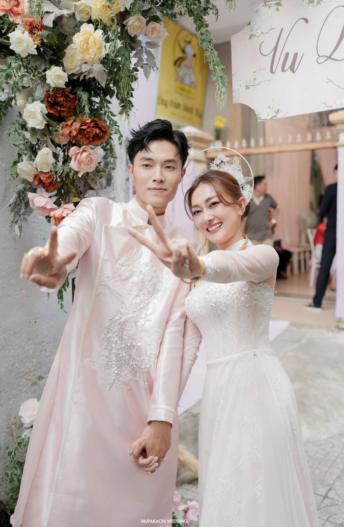 Showbiz Việt đại hỷ năm 2023: Các mỹ nhân lần lượt lên xe hoa về nhà chồng Ảnh 3