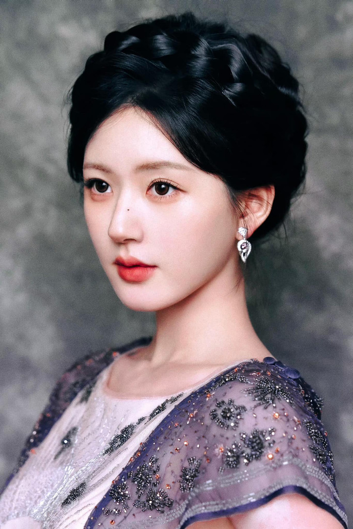 Sự nghiệp diễn xuất của Triệu Lộ Tư bị nhận xét là đang đi lùi. 