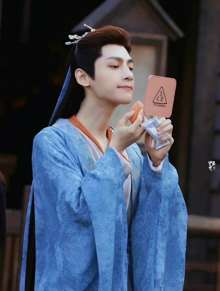 Tạo hình của La Vân Hi vô tình làm giảm cảm giác couple của anh và Bạch Lộc. 