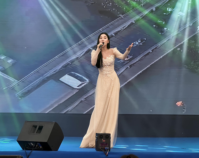 Đi hát đám cưới miền Tây, nữ ca sĩ Bolero được trả cát-xê bằng một chiếc xe hơi? Ảnh 2