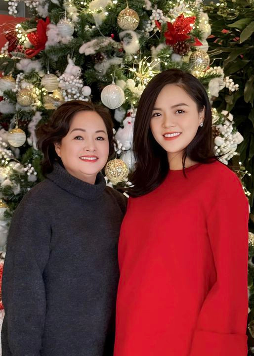 Thu Quỳnh khéo léo tiết lộ giới tính nhóc tỳ thứ hai là bé gái