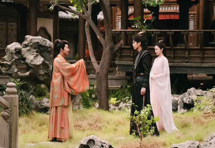 Với sức nóng ngày một lớn, Khánh Dư Niên được dự đoán sẽ gây chấn động toàn màn ảnh lẫn mạng xã hội sau khi lên sóng. 