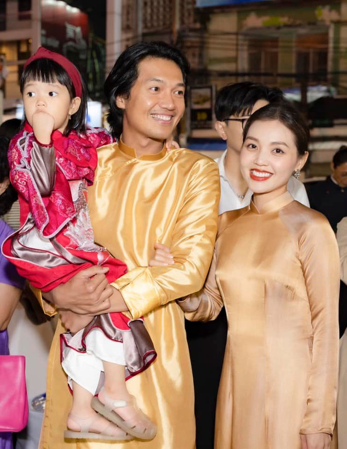 Bé Gạo - Con gái Quang Tuấn và Linh Phi.