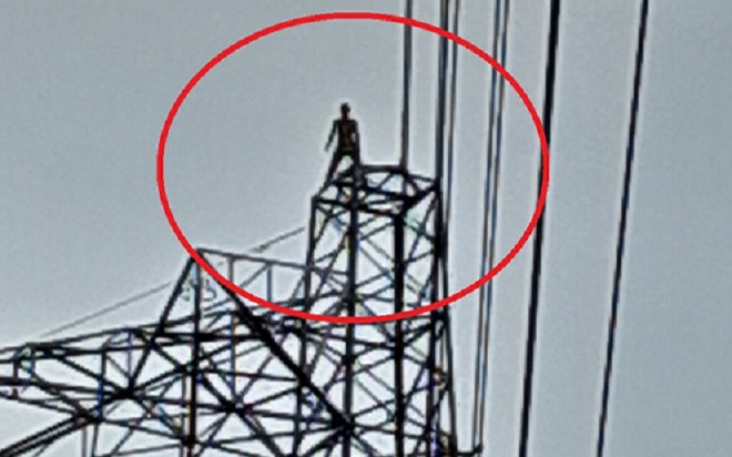 Người đàn ông có sở thích 'chinh phục' cột điện cao thế sau mỗi lần nhậu và cái kết nhớ đời Ảnh 2