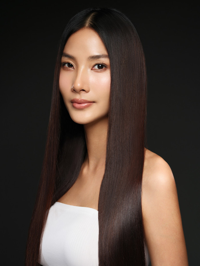 Hoàng Thùy bỏ ra không ít công sức để nuôi tóc