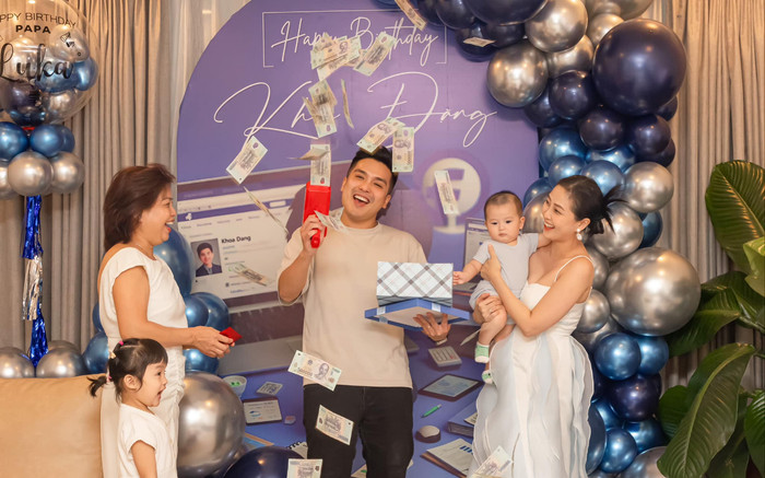 Liêu Hà Trinh làm tiệc kiểu người giàu: Tự tin dùng nhiều tờ 500k để làm chồng vui Ảnh 2