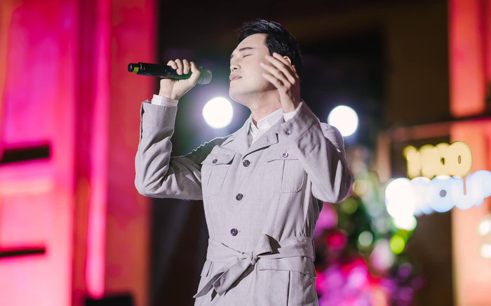 Nam ca sĩ kiêm travel blogger nổi tiếng trở lại sân khấu biểu diễn, phong độ có giảm sút? Ảnh 2