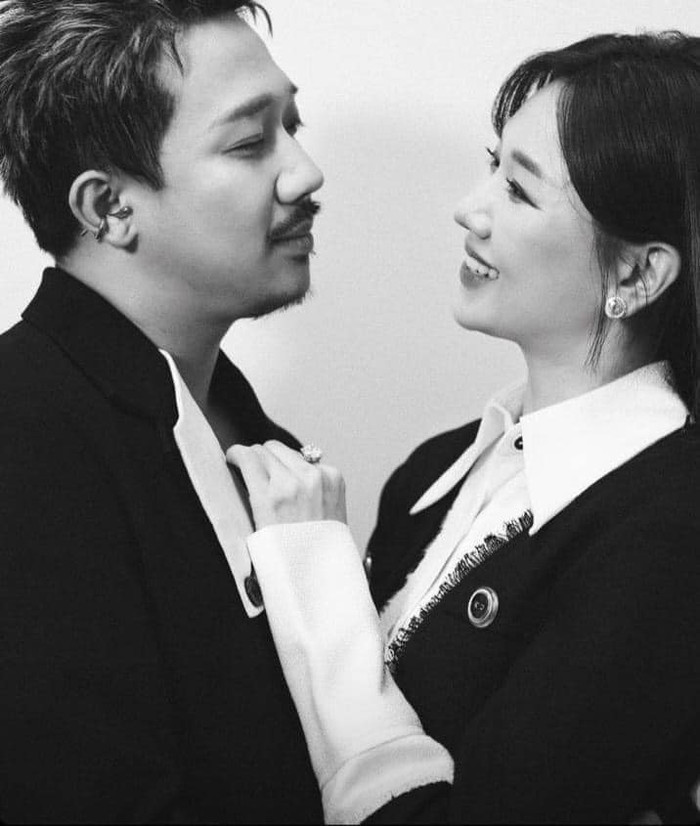 Hiện tại ở dưới phần bình luận hai bài viết mới nhất của Trấn Thành và Hari Won, cư dân mạng đều hy vọng cặp vợ chồng đình đám sớm vượt qua nỗi buồn mất thú cưng