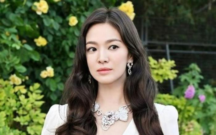 Song Hye Kyo được một mỹ nam công khai nói lời yêu, đối phương đỉnh hơn Lee Min Ho nhiều. Ảnh 1