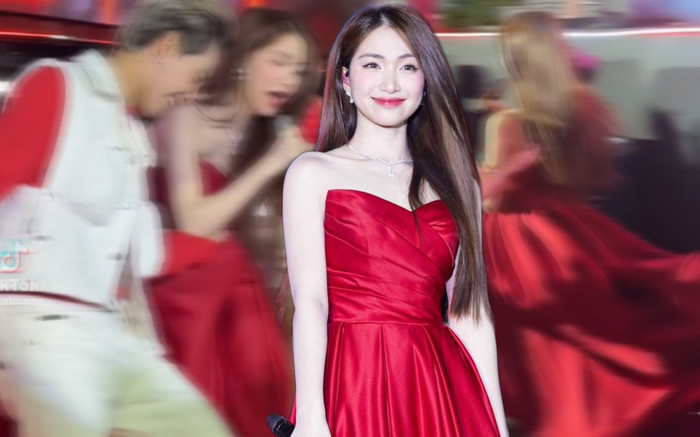 Lăn xả như Hòa Minzy khi biểu diễn: Đi chân trần, xách váy chạy vòng sân khấu để giao lưu với khán giả Ảnh 2