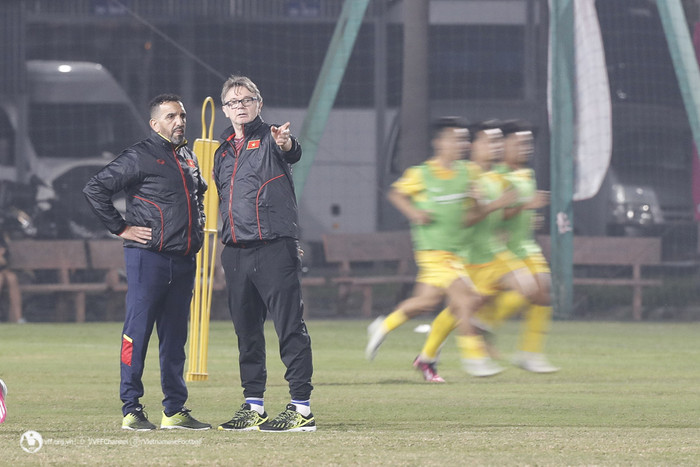 HLV Troussier đã không hoàn thành mục tiêu giành HCV SEA Games 32, còn lối chơi của tuyển Việt Nam chưa thuyết phục người hâm mộ. Ảnh: VFF