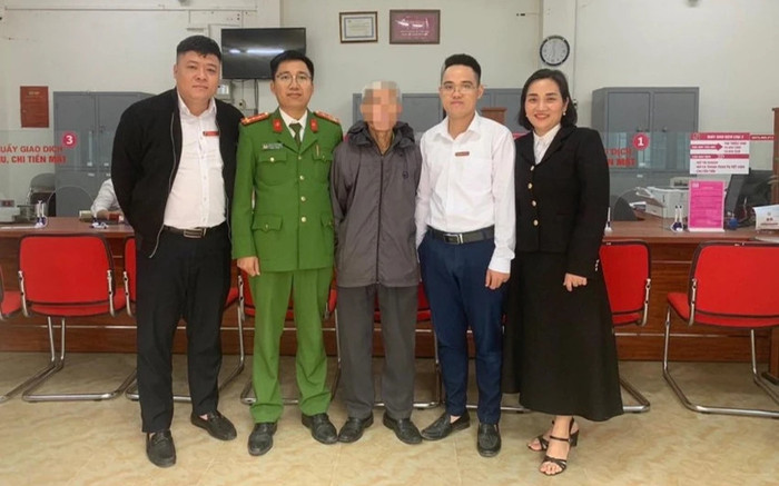 Cụ ông suýt mất nửa tỷ đồng sau cuộc điện thoại, Công an cảnh báo chiêu lừa đảo quen thuộc Ảnh 2