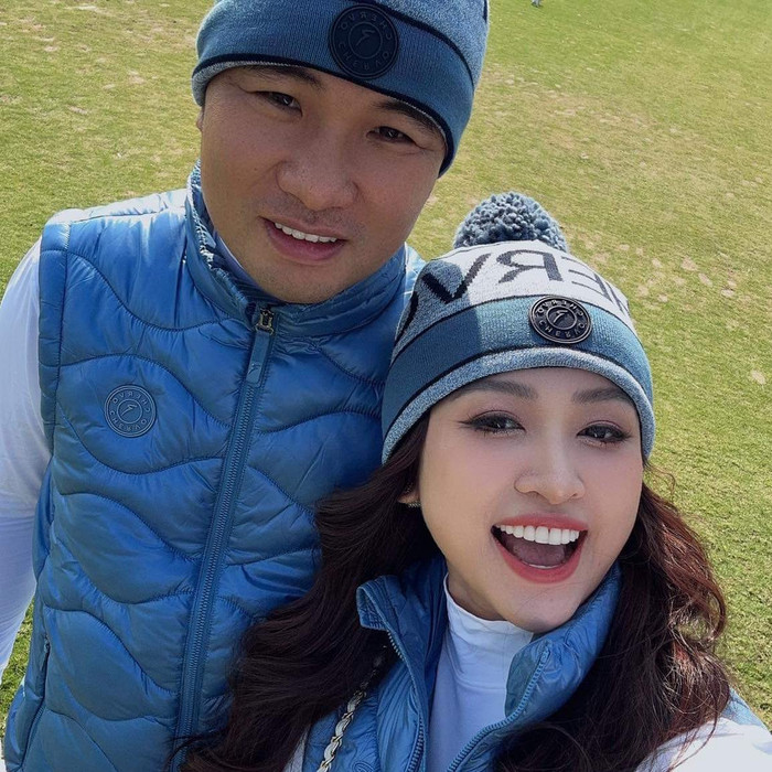 Thời gian, địa điểm tổ chức lễ cưới cũng đã được cặp đôi ấn định ấn định, thiệp mời đã được gửi đến bạn bè, đồng nghiệp thân thiết. 