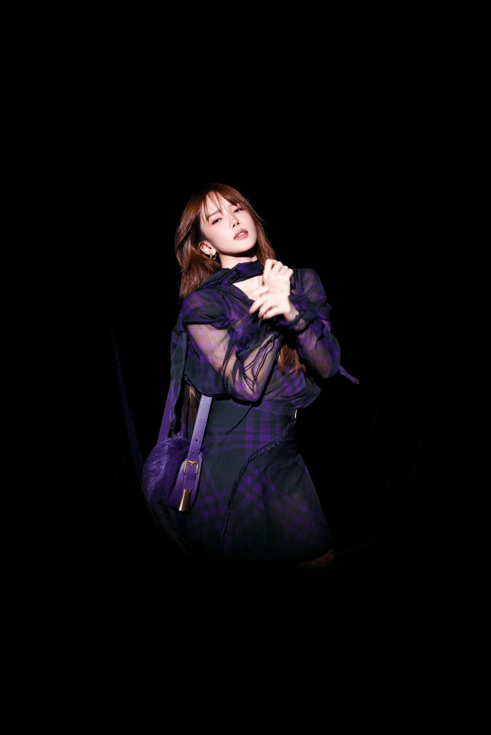 ùm tình cảm. Khán giả cũng mong nữ ca sĩ sớm hồi phục sức khỏe. Trước đó, giọng ca “Một mình có buồn không” thường xuyên đăng tải các bức hình nhợt nhạt, gầy gò khiến khán giả vô cùng lo lắng.