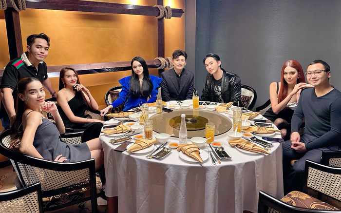 Hương Giang được hội bạn 'chịu chơi' tặng quà sinh nhật: Hết một cây vàng, lại đến loạt hàng hiệu đắt đỏ Ảnh 2