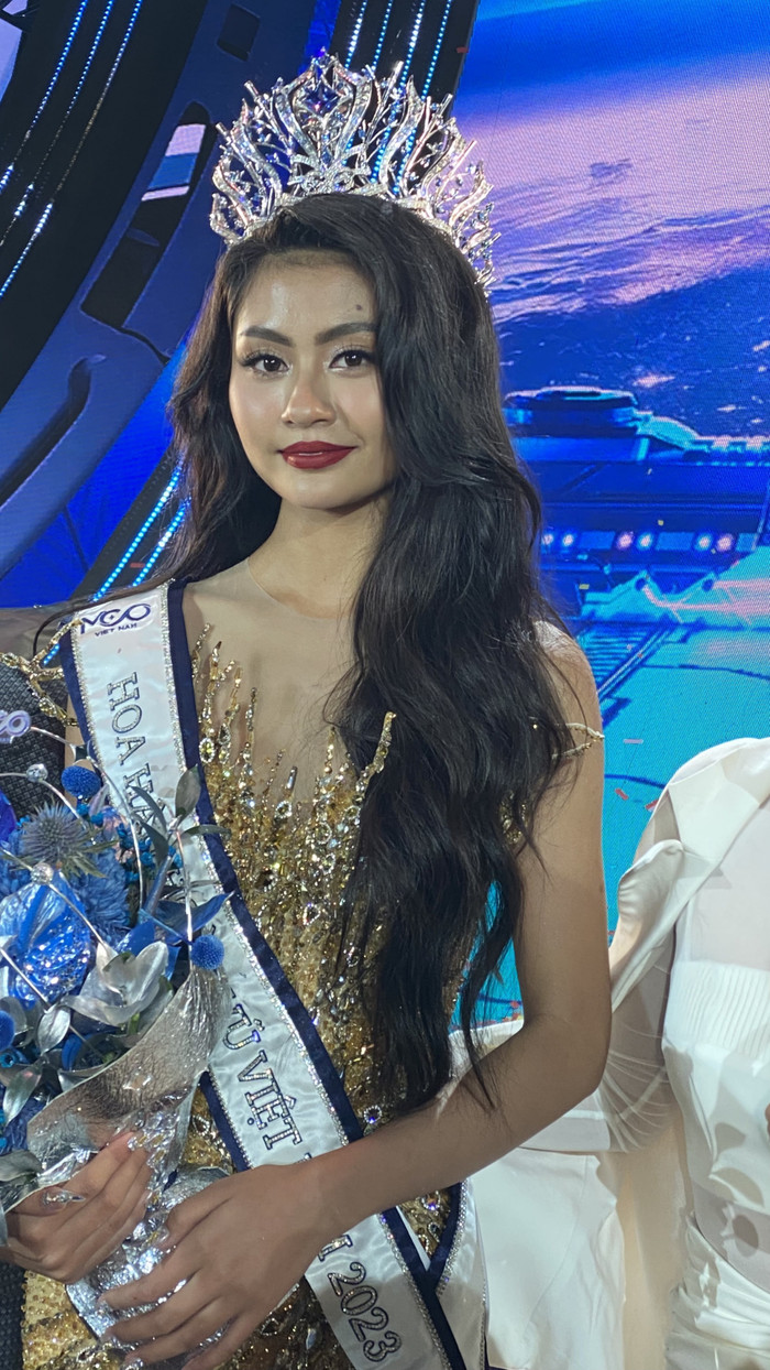 Tân Hoa hậu Hoàn vũ Việt Nam 2023 sinh năm 2001, quê Ninh Bình, tốt nghiệp Đại học Kinh tế - Quốc dân Hà Nội. Cô sở hữu chiều cao 1,71m, số đo ba vòng lần lượt 82-60-87cm.