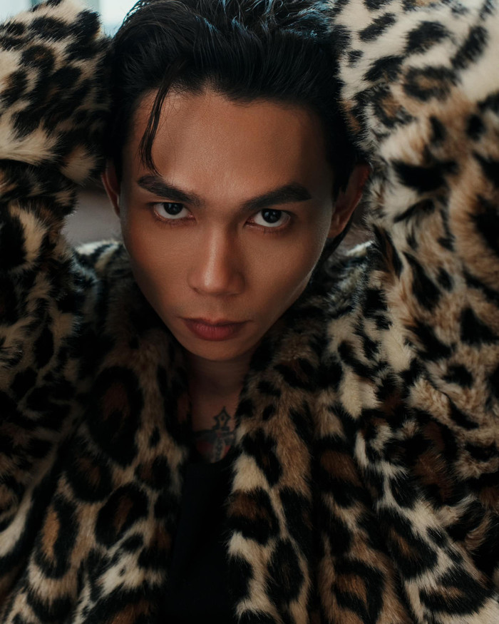 Diện mạo lạ lẫm của tình cũ DJ Mie trong ngày cuối cùng của năm 2023 khiến khán giả ngỡ ngàng. 