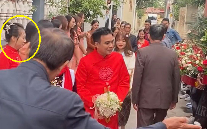 Lần đầu đến đón cô dâu còn bỡ ngỡ, chú rể 'lướt' qua vợ như người xa lạ và cái kết Ảnh 2