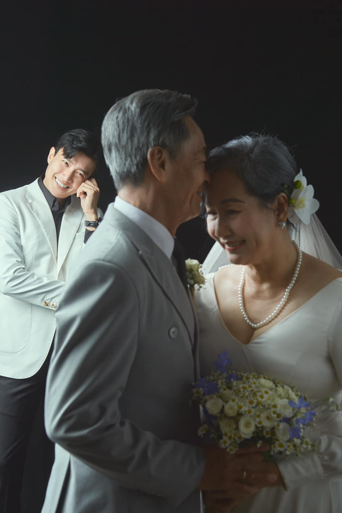 Quốc Trường luôn dành thời gian thời gian quan tâm đến bố mẹ