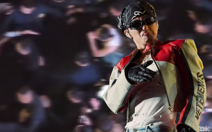 Đường Hà Nội 'vỡ trận' vì Sơn Tùng, nam ca sĩ có hành động gây chú ý khi di chuyển giữa 'biển người' Ảnh 2