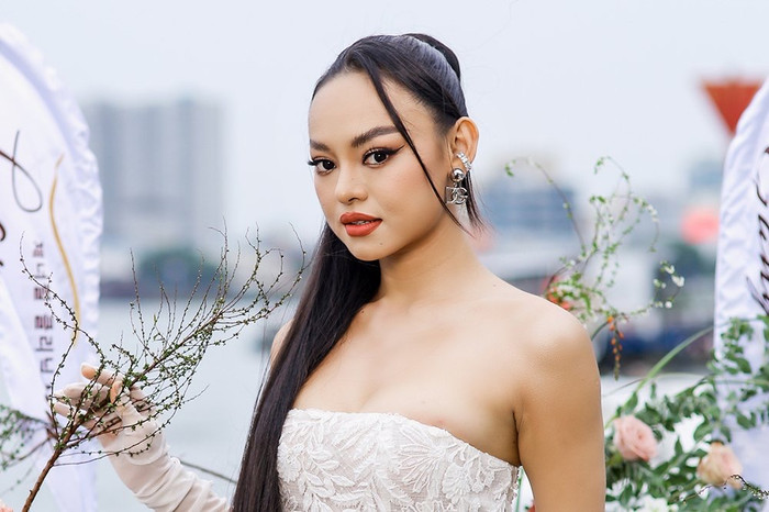 Nhan sắc 'không phải dạng vừa' của Mai Ngô khi tham dự sự kiện diễn ra trên du thuyền mới đây.