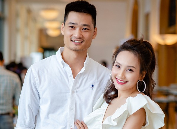 Hiện, Bảo Thanh đang sống hạnh phúc cùng ông xã ngoài ngành giải trí, trong khi đó, Quốc Trường vẫn độc thân vui tính.