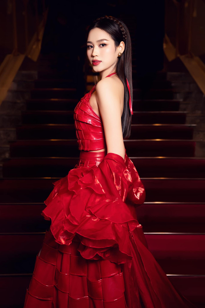 Đỗ Thị Hà tuân thủ nghiêm ngặt quy tắc giảm cân để lấy lại vóc dáng.