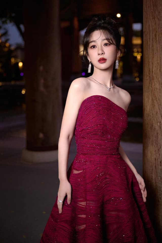 Tạo hình bùng nổ của Dương Tử tại Thịnh Điển GQ