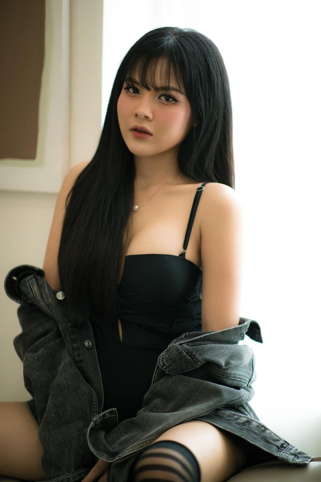 Yinee là một trong những thành viên nhỏ tuổi nhất của nhóm Mắt Ngọc.