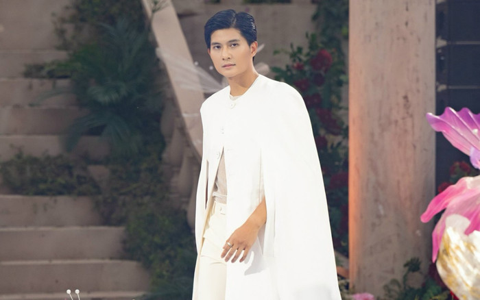 Lâu lâu diễn thời trang, Lâm Bảo Châu khiến hội chị em 'đỏ mặt' khi diện thiết kế xuyên thấu Ảnh 2