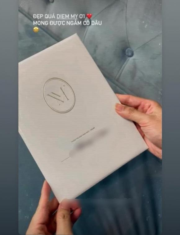 Những chiếc thiệp mời đang và đã gửi tới khách mời tham dự. 