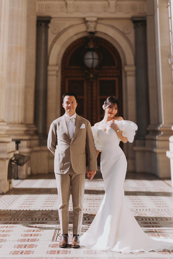 Sau thời gian dài yêu nhau, cả hai quyết định về chung một nhà bằng một đám cưới hứa hẹn đầy ngọt ngào.