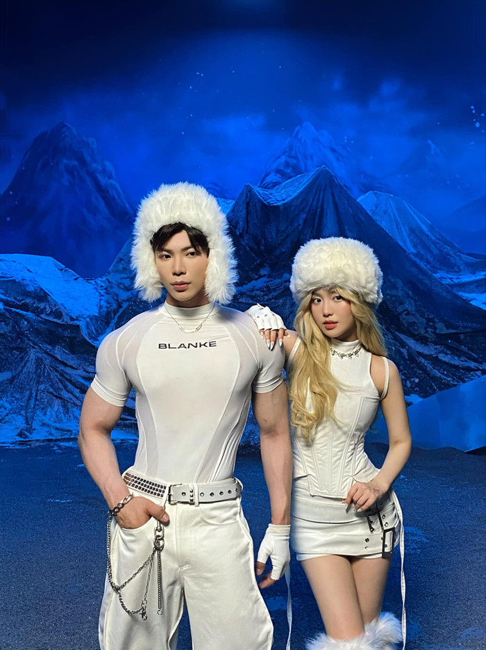 Hòa Minzy vô tình để lộ bí mật của ERIK, phản ứng nam ca sĩ gây chú ý Ảnh 4