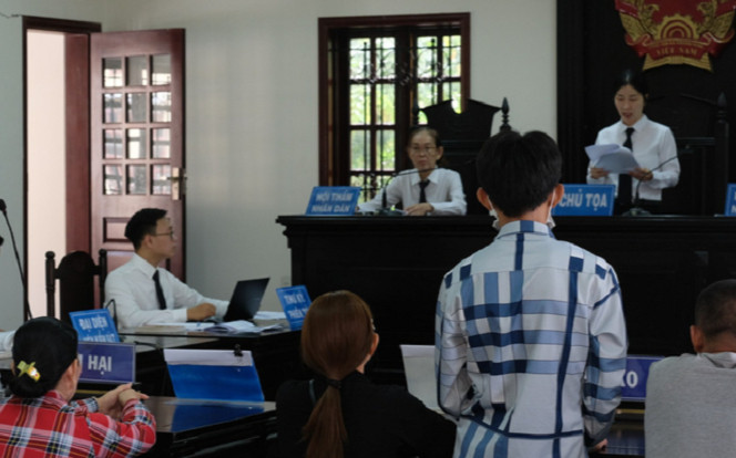 Bé trai 14 tuổi làm 'chuyện người lớn' với bạn gái 12 tuổi và cái kết buồn Ảnh 2