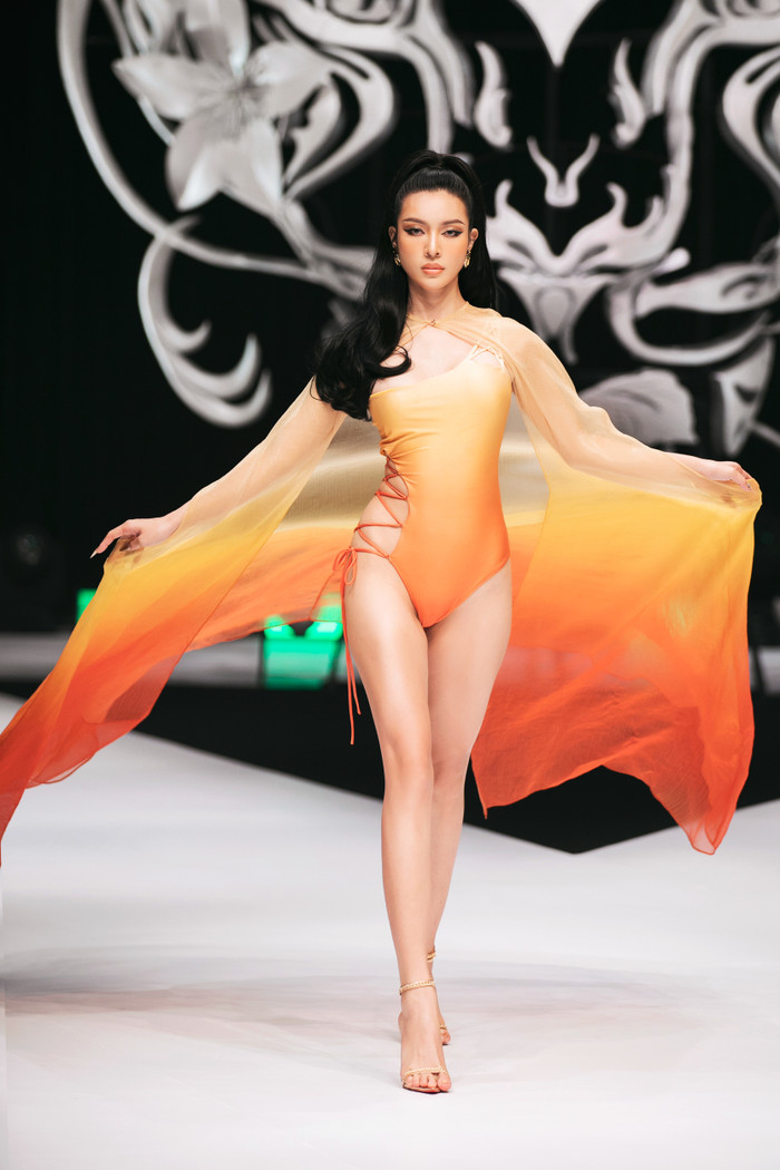 4 năm trở lại sàn diễn, Hồ Ngọc Hà catwalk 'sương sương' mà giật trọn hào quang sân khấu Ảnh 6