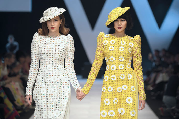 4 năm trở lại sàn diễn, Hồ Ngọc Hà catwalk 'sương sương' mà giật trọn hào quang sân khấu Ảnh 9