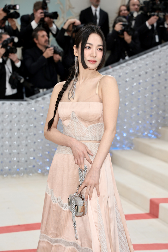  Bằng chứng cho thấy Song Hye Kyo đã vượt xa chồng cũ: Giành Baeksang, tham dự Met Gala và hơn thế nữa Ảnh 4