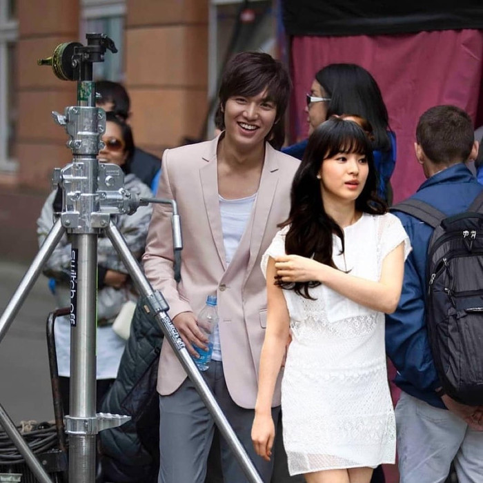  Thỏa mong đợi của fan, Song Hye Kyo và Lee Min Ho công khai hẹn hò? Ảnh 2