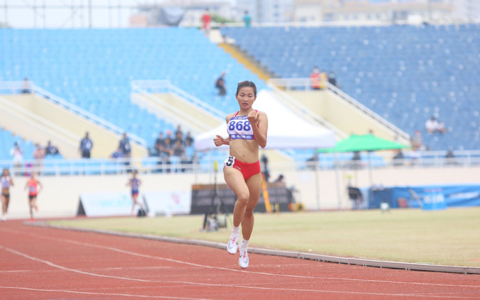 Một doanh nghiệp sẽ tặng ô tô trị giá 900 triệu cho Nguyễn Thị Oanh Ảnh 2