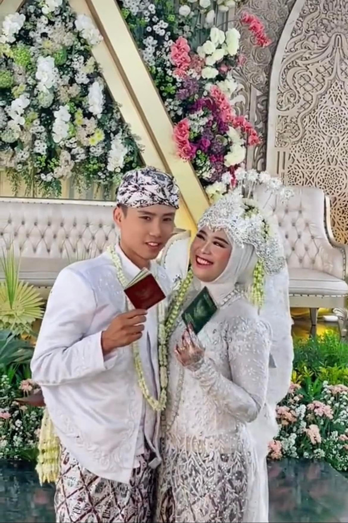 Đạt Villa chính thức kết hôn bạn gái người Indonesia, lễ cưới đẹp tựa cổ tích tại nhà quê nhà gái Ảnh 1